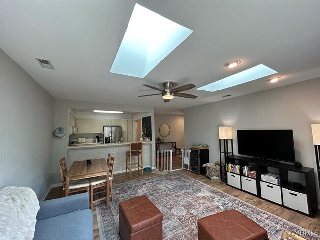 Building Photo - 7551 Beauchamp Ct