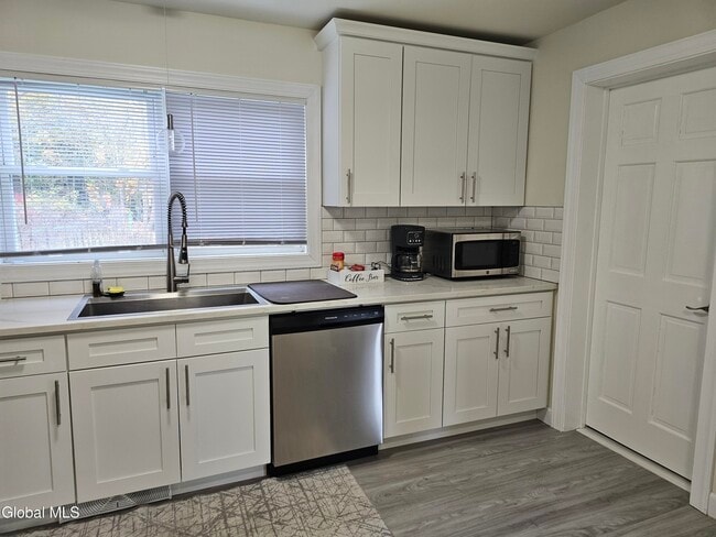 Building Photo - 489 Grooms Rd