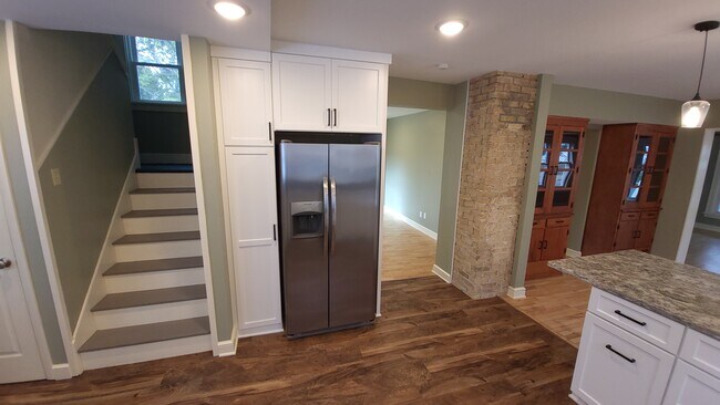 Building Photo - 424 11th St