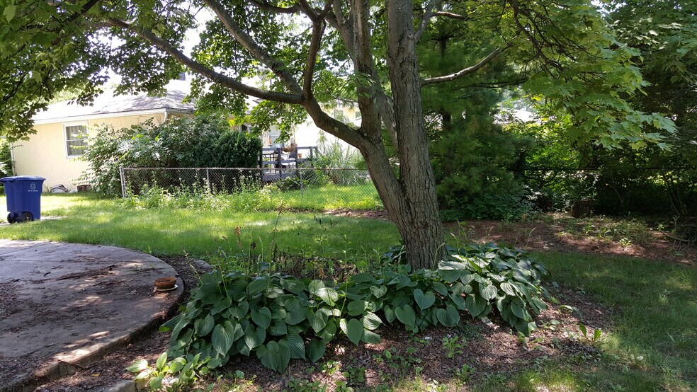 Building Photo - 4167 Marland Dr