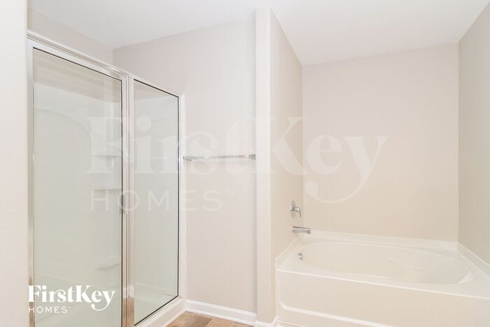 Building Photo - 274 Kendall Dr