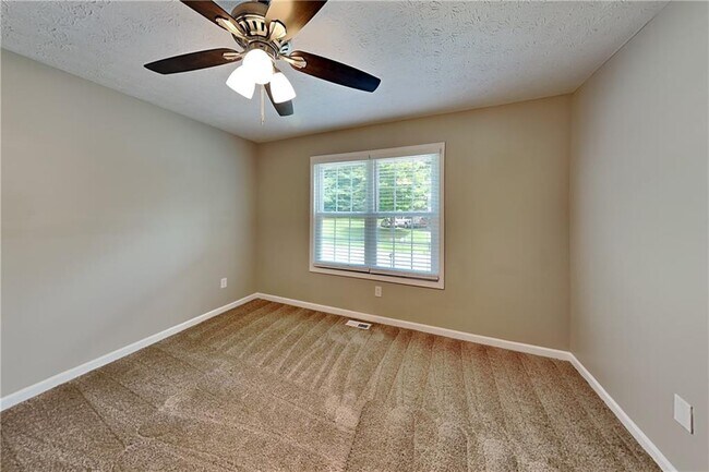 Building Photo - 629 Glendale Forest Dr