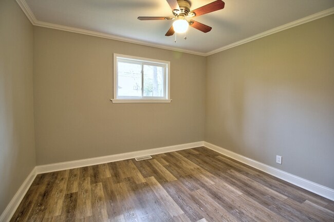 Building Photo - 153 W Briarcliff Rd