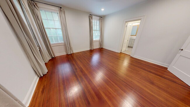 Building Photo - 345 Cloverdale Rd