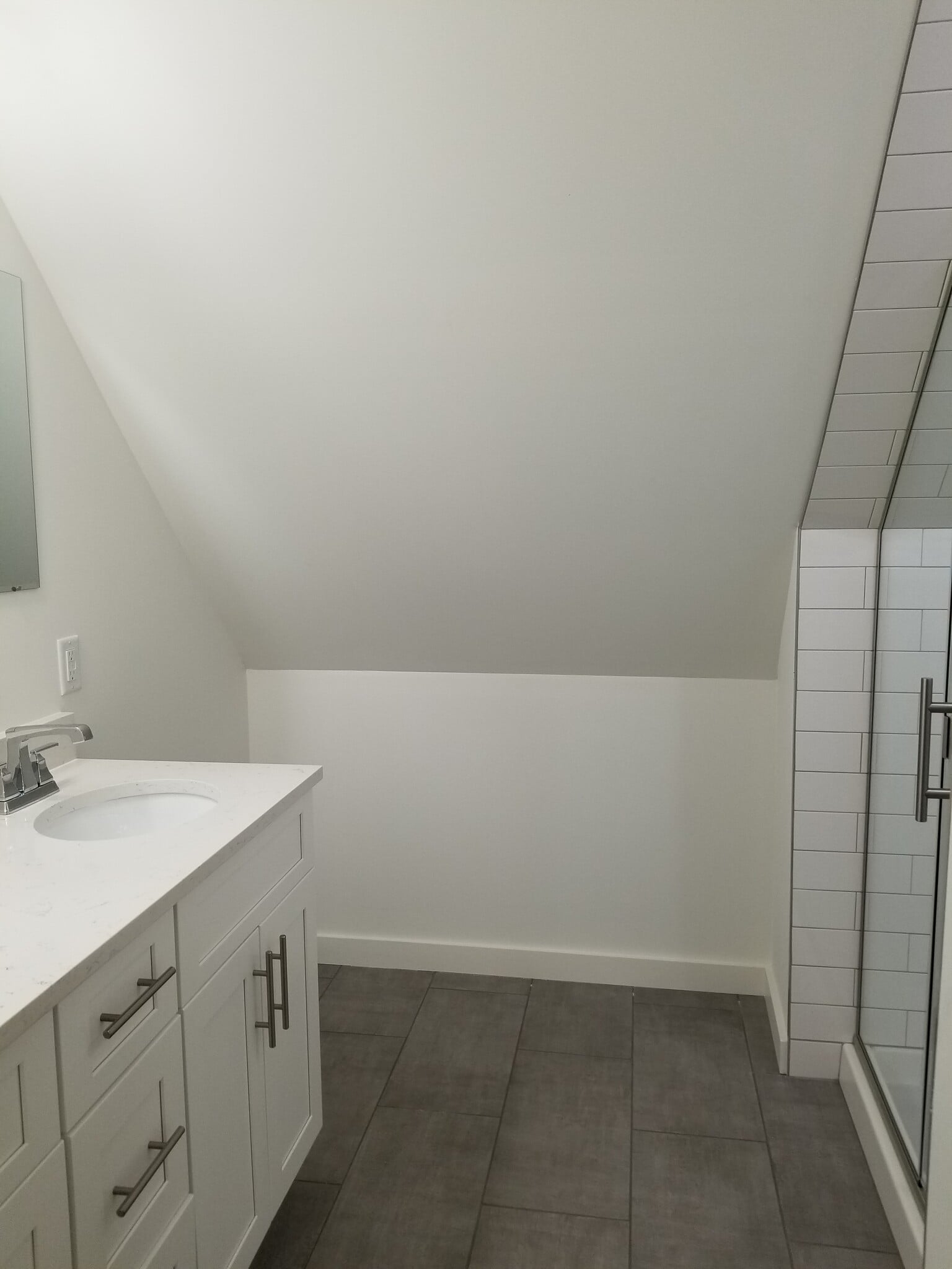 Building Photo - 417 Juniper Dr