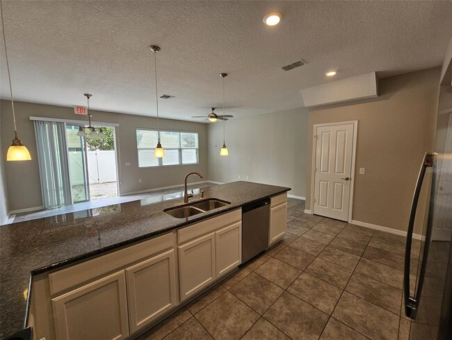Building Photo - 5128 Crown Hvn Dr