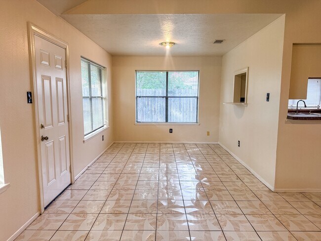 Building Photo - 14418 Moorfield Dr