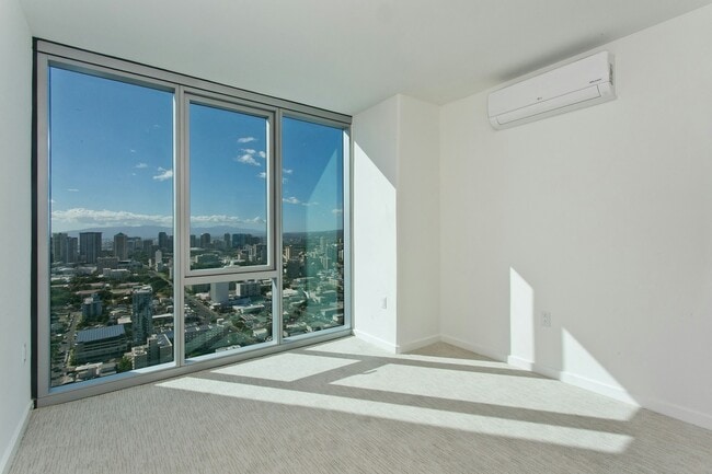 Building Photo - 1515 Liona St