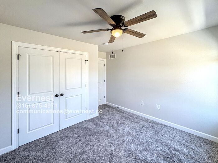 Building Photo - 351 A SE 70 Rd