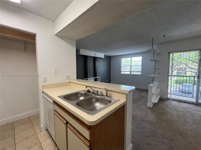 Building Photo - 1227 SW 46th Ave