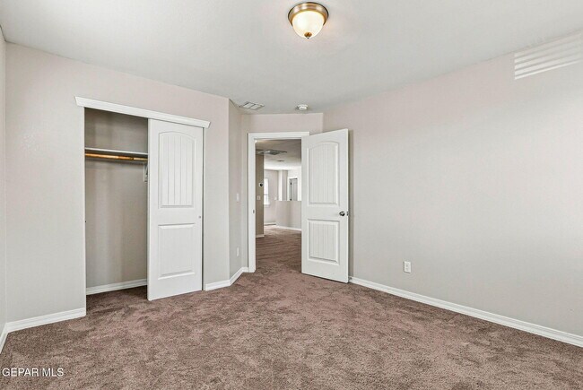 Building Photo - 6173 Hidden Psge Ave