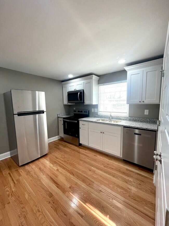 Building Photo - 402 Gunn St