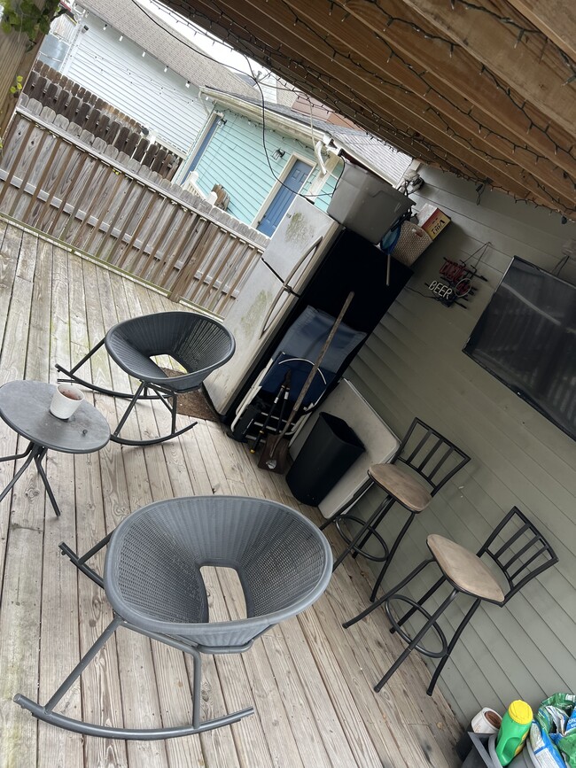 Building Photo - 621 S Alexander St