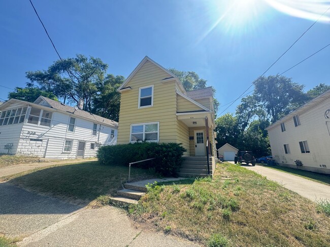 Building Photo - Updated Three Bedroom Home on the NE side of Grand Rapids!