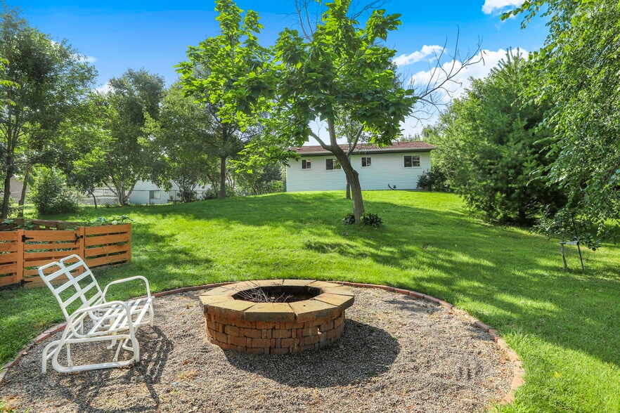 Building Photo - 5341 Mallard Ln