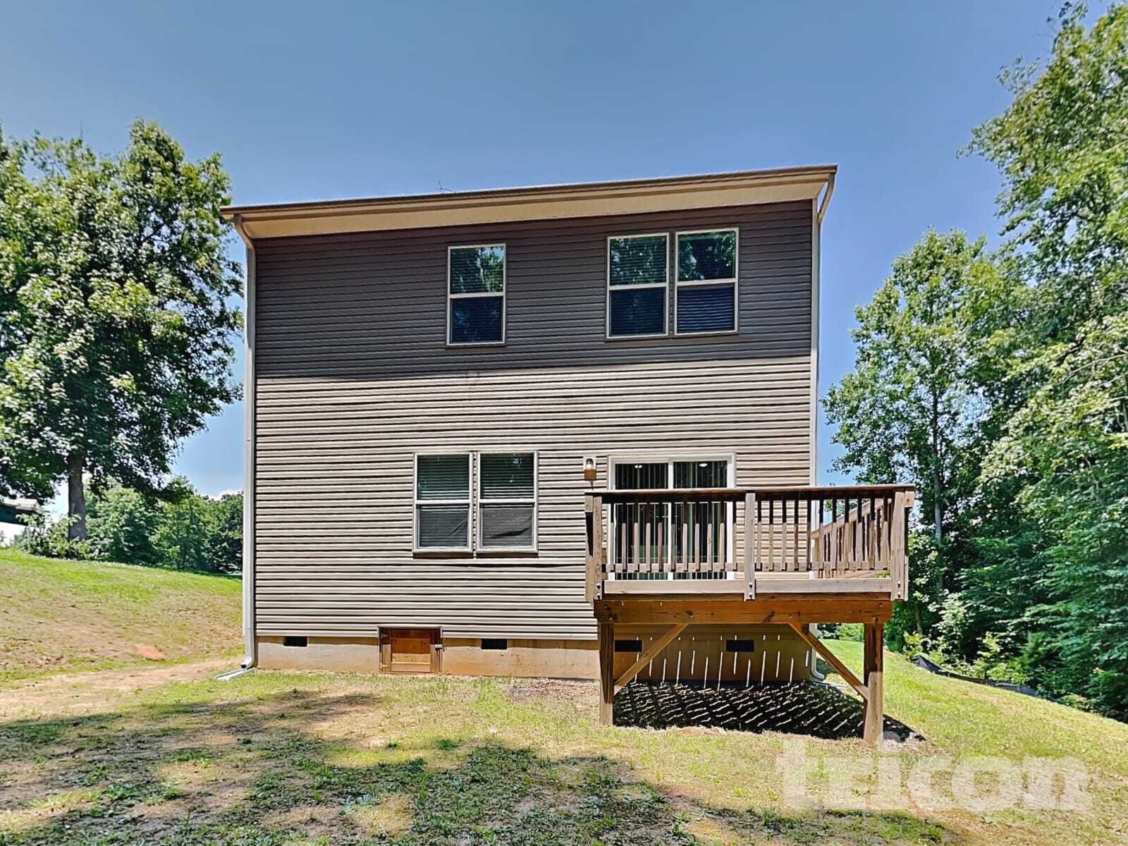 Building Photo - 166 Oak Creek Rd