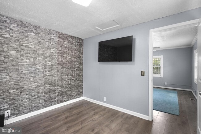 Building Photo - 5001 Fable St