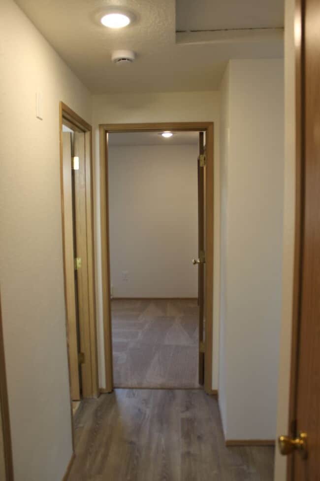 Building Photo - 3 bedroom 1 bath home in Hillsboro near Max line