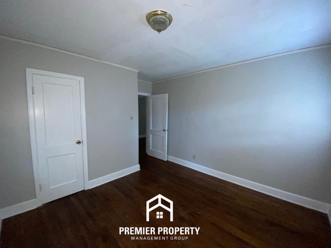 Building Photo - 1716 Warner Ave