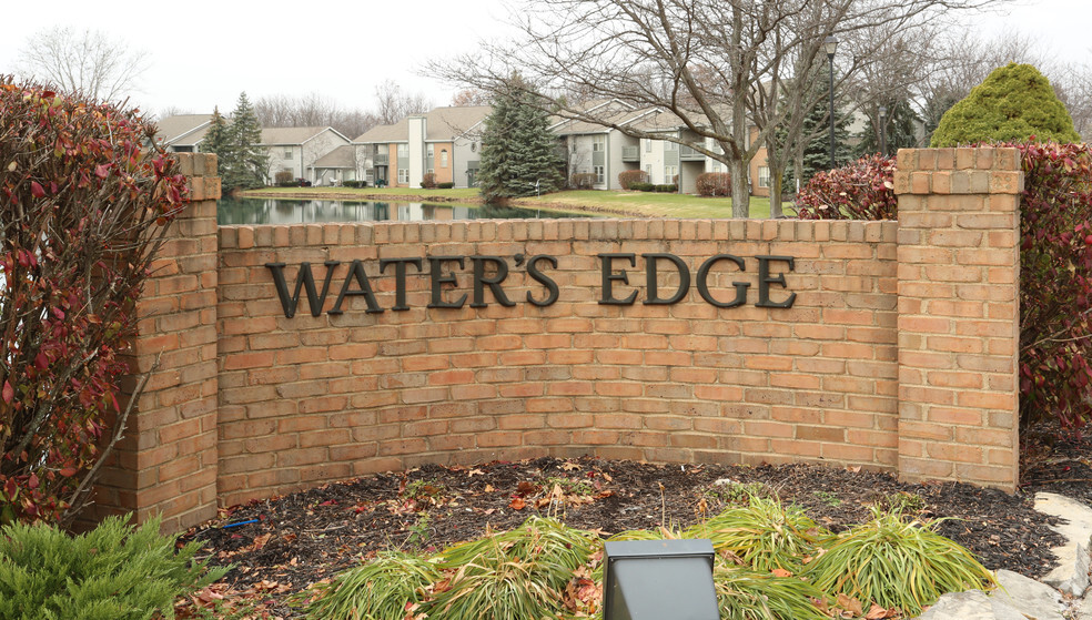 Primary Photo - Water's Edge Apartments