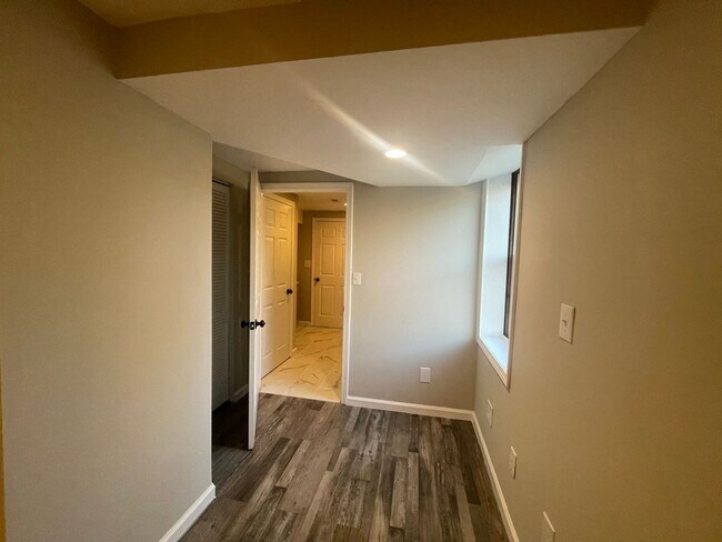 Building Photo - 165 Conrad Dr