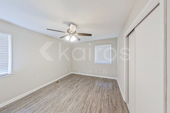 Building Photo - 6537 St Louis St