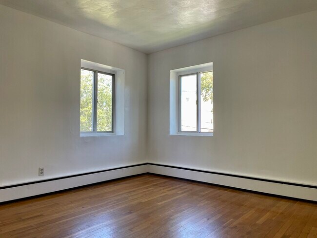 Building Photo - 76 Euston Rd