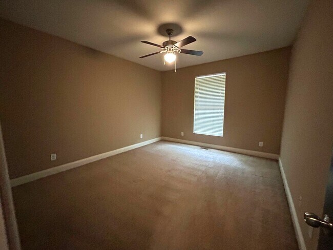 Building Photo - 223 Madison Heights