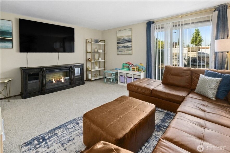 Building Photo - 429 37th St SE