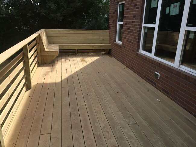 Building Photo - Wildwood 3