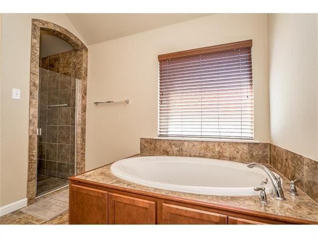 Building Photo - 1405 Nightingale Dr