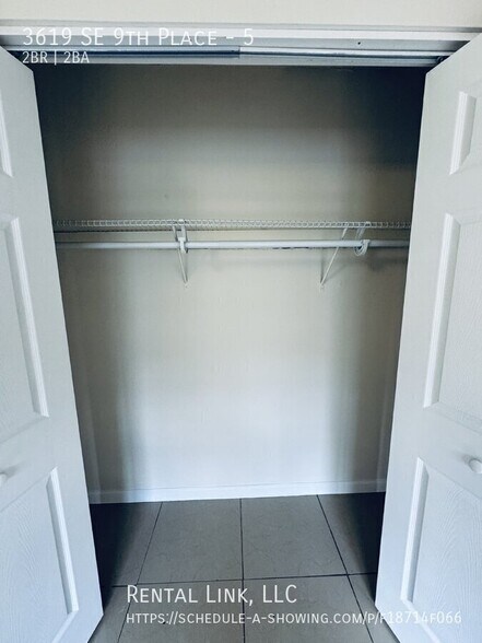 Building Photo - 3619 SE 9th Pl