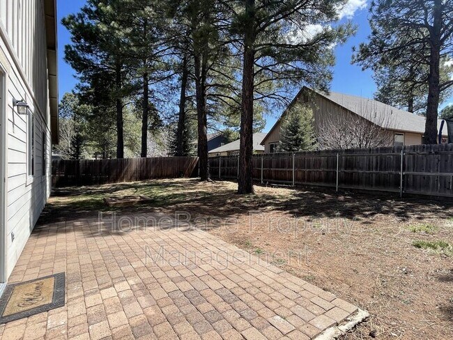 Building Photo - 533 W Nugget Trail