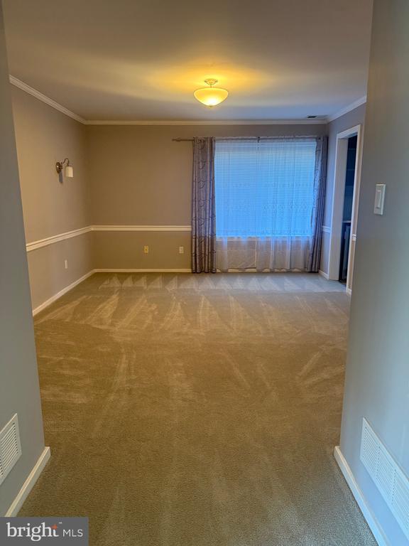 Building Photo - 14 Oak Knoll Dr