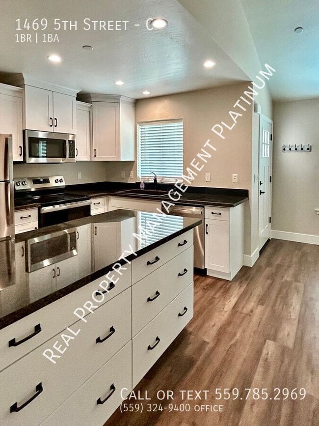 Building Photo - 1469 5th St