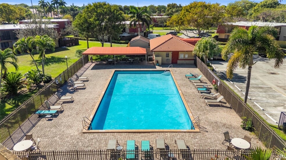 Building Photo - 22940 Oxford Pl