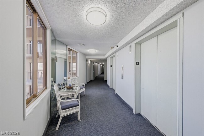 Building Photo - 205 E Harmon Ave