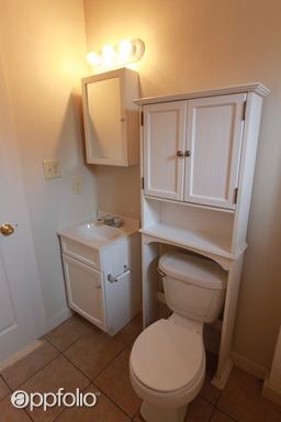 Building Photo - 104 N Greenleaf St