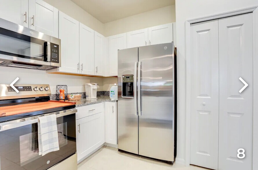 Building Photo - 2579 Sunray Venus Way
