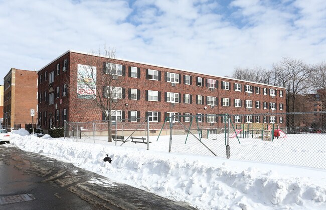 Building Photo - 322 Hudson St