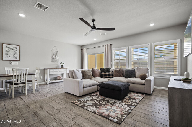 Building Photo - 2521 Mike Price Dr
