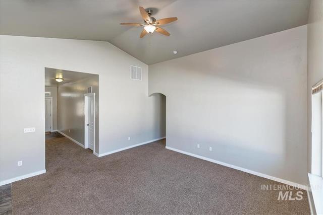 Building Photo - Hole In One Place