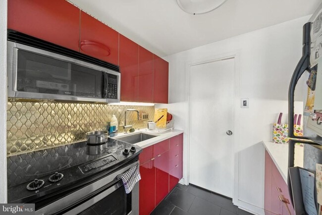 Building Photo - 224 W Rittenhouse Square