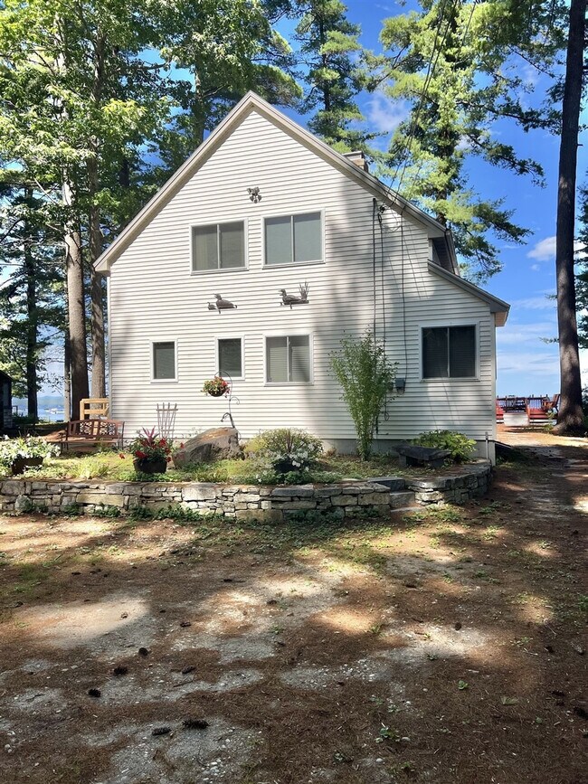 Building Photo - 11 Sandy Cove Rd