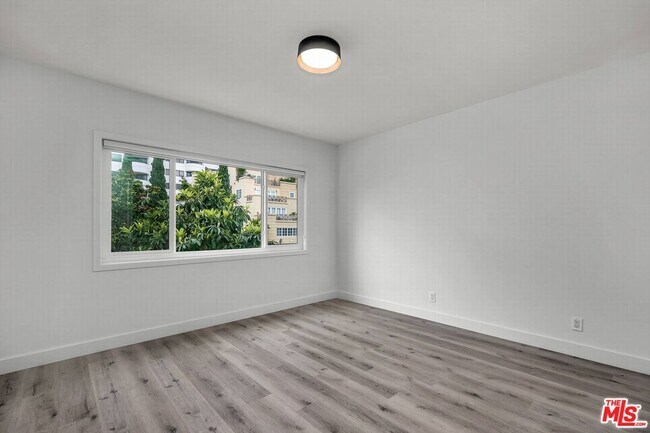Building Photo - 10564 Ashton Ave