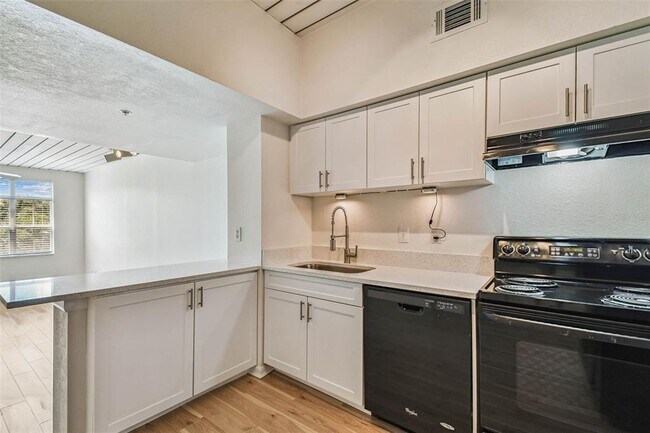 Building Photo - 2331 W Horatio St
