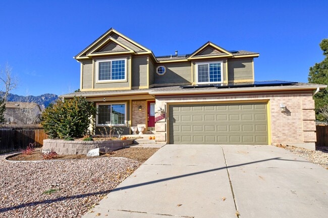 Building Photo - 4-bedroom Gem Near Ft. Carson!
