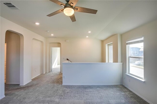 Building Photo - 545 Ayinger Ln