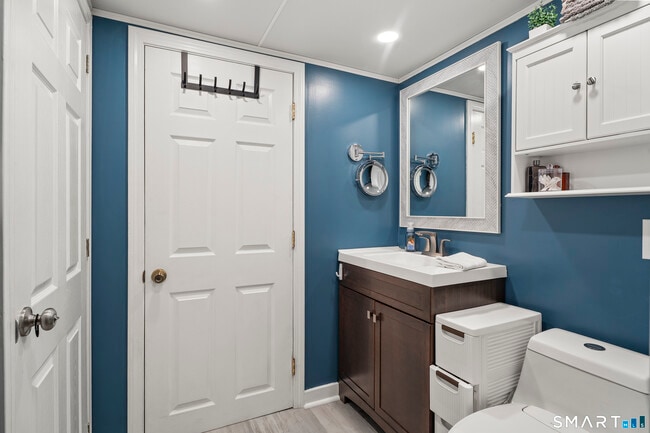 Building Photo - 77 Basswood Dr