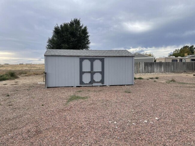 Building Photo - 398 E Hemlock Dr
